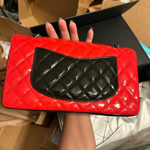 Chanel Quilted Red and Black Shoulder Bag - Picture 2 of 2